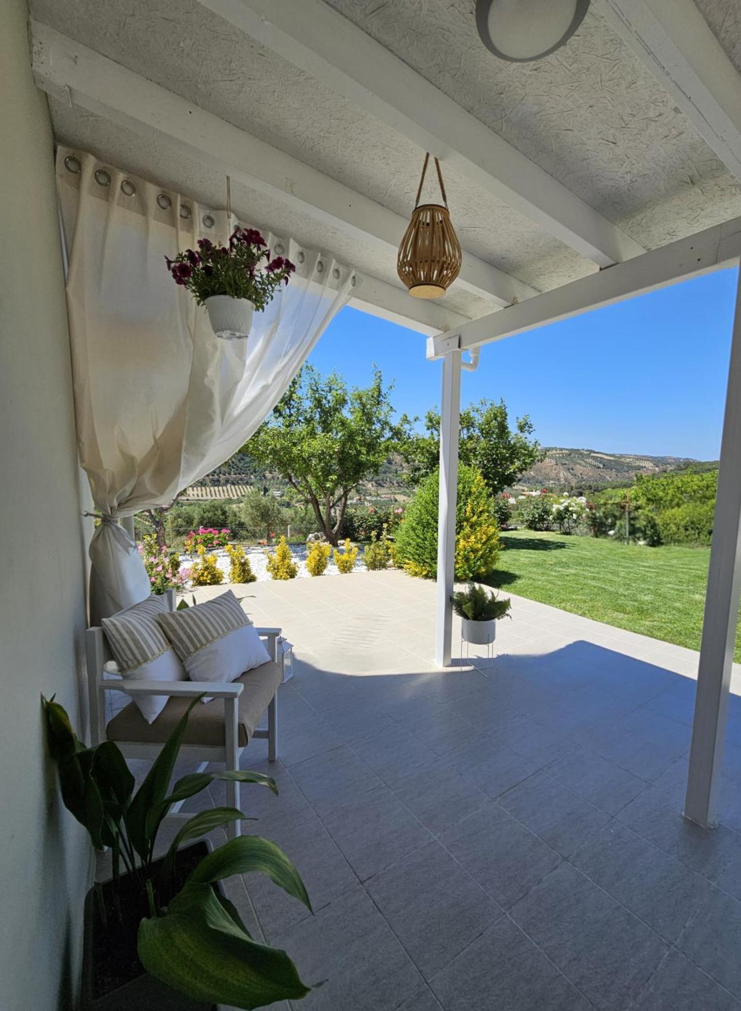 Ornament: Infinite Nature Villa Dhafnes Exterior foto